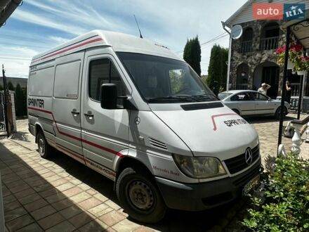 Белый Мерседес Sprinter, объемом двигателя 2.2 л и пробегом 300 тыс. км за 7500 $, фото 1 на Automoto.ua