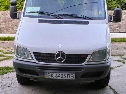 Мерседес Sprinter 2003 в Гоще на Automoto.ua Белый Мерседес Sprinter, объемом двигателя 2.2 л и пробегом 290 тыс. км за 7700 $, фото 1 на Automoto.ua