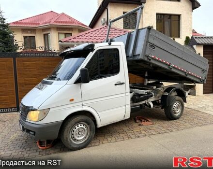 Белый Мерседес Sprinter, объемом двигателя 2.2 л и пробегом 322 тыс. км за 11500 $, фото 1 на Automoto.ua