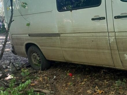 Белый Мерседес Sprinter, объемом двигателя 3 л и пробегом 264 тыс. км за 3400 $, фото 1 на Automoto.ua