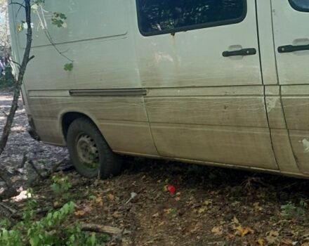 Белый Мерседес Sprinter, объемом двигателя 3 л и пробегом 264 тыс. км за 3400 $, фото 1 на Automoto.ua