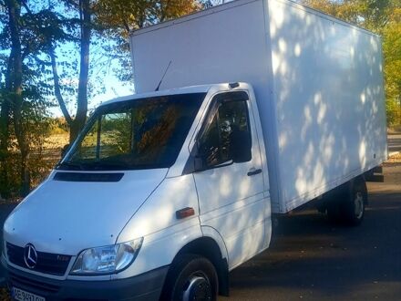 Белый Мерседес Sprinter, объемом двигателя 2.1 л и пробегом 430 тыс. км за 9500 $, фото 1 на Automoto.ua