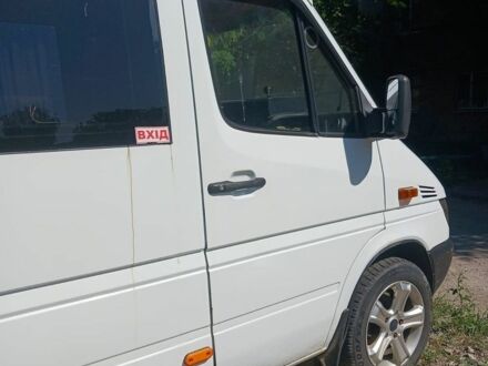 Белый Мерседес Sprinter, объемом двигателя 2.2 л и пробегом 800 тыс. км за 8500 $, фото 1 на Automoto.ua