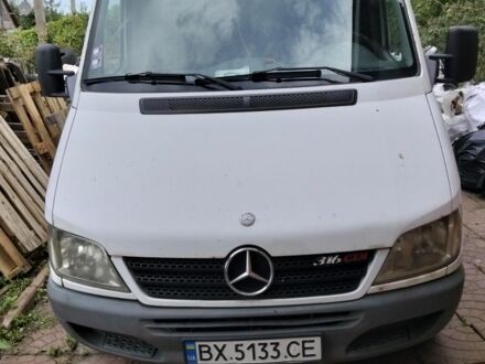 Белый Мерседес Sprinter, объемом двигателя 2.7 л и пробегом 536 тыс. км за 10768 $, фото 1 на Automoto.ua