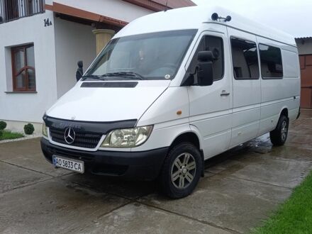Мерседес Sprinter 2003 у Виноградове на Automoto.ua Білий Мерседес Sprinter, об'ємом двигуна 2.1 л та пробігом 714 тис. км за 9500 $, фото 1 на Automoto.ua