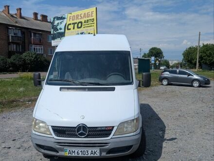 Белый Мерседес Sprinter, объемом двигателя 2.2 л и пробегом 345 тыс. км за 5800 $, фото 1 на Automoto.ua