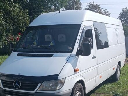 Белый Мерседес Sprinter, объемом двигателя 2.1 л и пробегом 670 тыс. км за 9200 $, фото 1 на Automoto.ua