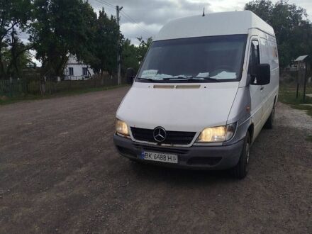 Белый Мерседес Sprinter, объемом двигателя 2.15 л и пробегом 771 тыс. км за 4500 $, фото 1 на Automoto.ua
