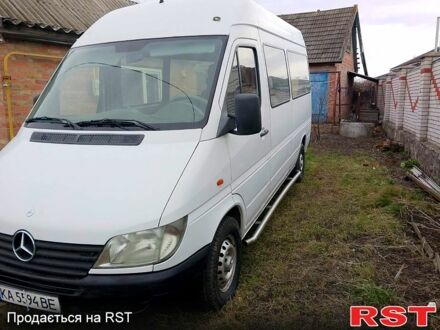 Белый Мерседес Sprinter, объемом двигателя 2.2 л и пробегом 305 тыс. км за 6900 $, фото 1 на Automoto.ua
