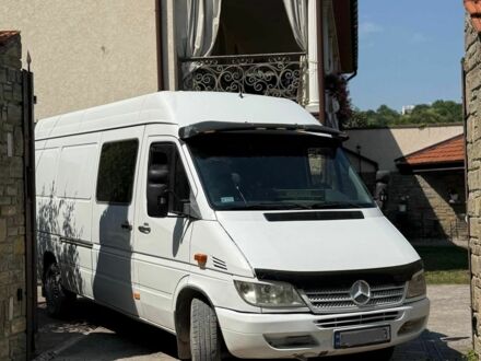 Белый Мерседес Sprinter, объемом двигателя 2.2 л и пробегом 580 тыс. км за 8000 $, фото 1 на Automoto.ua