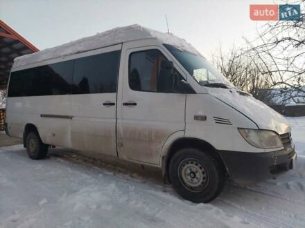 Белый Мерседес Sprinter, объемом двигателя 2.69 л и пробегом 300 тыс. км за 7300 $, фото 1 на Automoto.ua