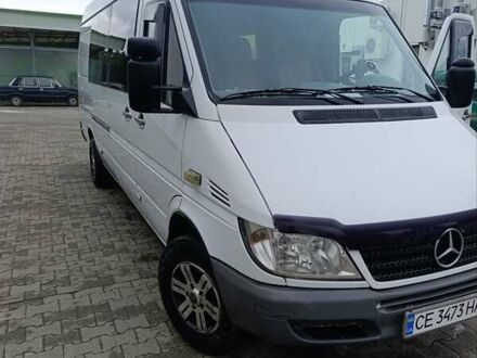 Белый Мерседес Sprinter, объемом двигателя 2.69 л и пробегом 420 тыс. км за 10550 $, фото 1 на Automoto.ua