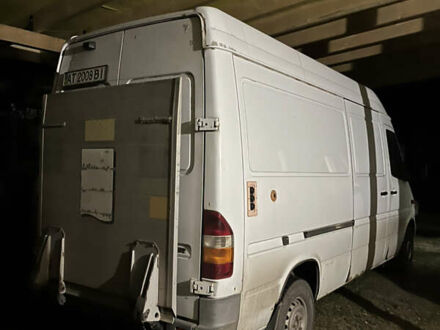 Белый Мерседес Sprinter, объемом двигателя 2.1 л и пробегом 360 тыс. км за 5000 $, фото 1 на Automoto.ua