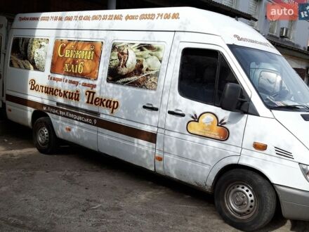 Белый Мерседес Sprinter, объемом двигателя 2.2 л и пробегом 380 тыс. км за 4900 $, фото 1 на Automoto.ua