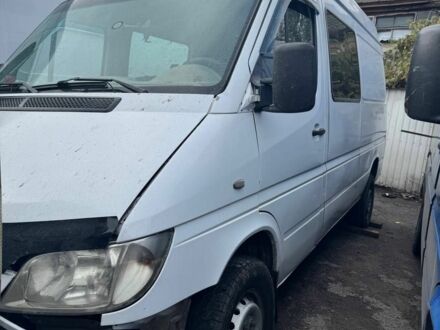 Белый Мерседес Sprinter, объемом двигателя 2.1 л и пробегом 230 тыс. км за 3600 $, фото 1 на Automoto.ua