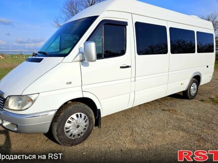 Белый Мерседес Sprinter, объемом двигателя 2.7 л и пробегом 453 тыс. км за 8700 $, фото 1 на Automoto.ua