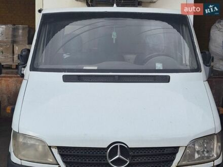 Белый Мерседес Sprinter, объемом двигателя 2.15 л и пробегом 400 тыс. км за 7900 $, фото 1 на Automoto.ua