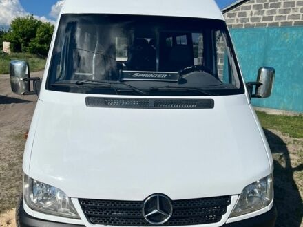 Белый Мерседес Sprinter, объемом двигателя 2.2 л и пробегом 700 тыс. км за 11000 $, фото 1 на Automoto.ua