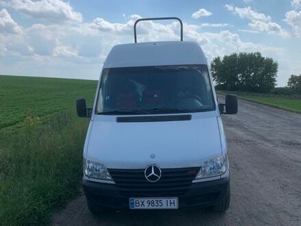 Белый Мерседес Sprinter, объемом двигателя 2.15 л и пробегом 553 тыс. км за 9700 $, фото 1 на Automoto.ua
