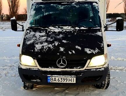 Белый Мерседес Sprinter, объемом двигателя 2.1 л и пробегом 246 тыс. км за 12900 $, фото 1 на Automoto.ua