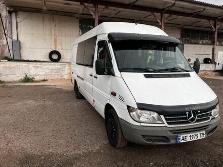 Мерседес Sprinter 2004 у Кривому Розі на Automoto.ua Білий Мерседес Sprinter, об'ємом двигуна 2.2 л та пробігом 600 тис. км за 7000 $, фото 1 на Automoto.ua
