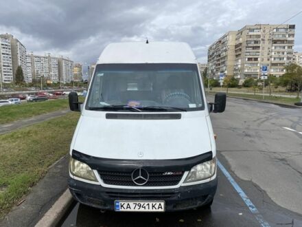 Мерседес Sprinter 2004 в Киеве на Automoto.ua Белый Мерседес Sprinter, объемом двигателя 2.7 л и пробегом 550 тыс. км за 5800 $, фото 1 на Automoto.ua