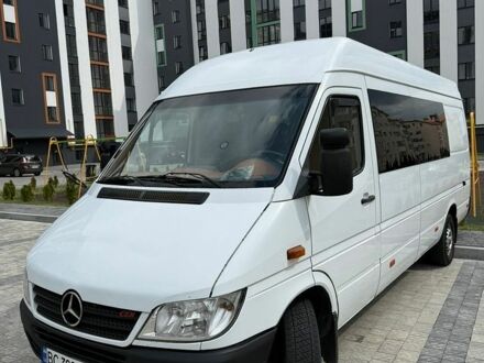 Белый Мерседес Sprinter, объемом двигателя 2.15 л и пробегом 100 тыс. км за 11300 $, фото 1 на Automoto.ua