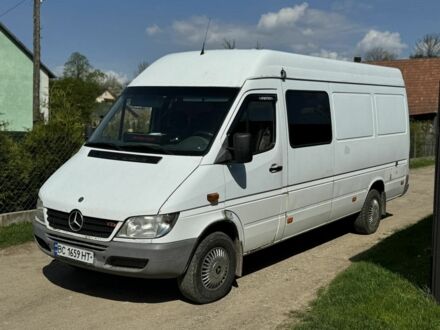 Мерседес Sprinter 2004 в Самборе на Automoto.ua Белый Мерседес Sprinter, объемом двигателя 2.7 л и пробегом 600 тыс. км за 8000 $, фото 1 на Automoto.ua