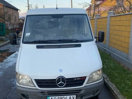 Белый Мерседес Sprinter, объемом двигателя 2.2 л и пробегом 547 тыс. км за 8000 $, фото 1 на Automoto.ua
