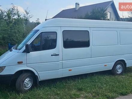 Белый Мерседес Sprinter, объемом двигателя 2.15 л и пробегом 800 тыс. км за 10500 $, фото 1 на Automoto.ua