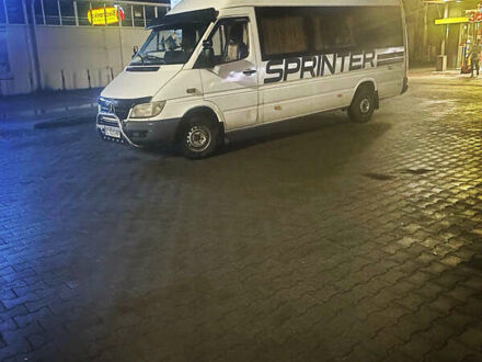 Белый Мерседес Sprinter, объемом двигателя 2.15 л и пробегом 109 тыс. км за 9400 $, фото 1 на Automoto.ua