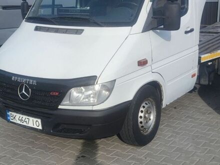 Белый Мерседес Sprinter, объемом двигателя 2.2 л и пробегом 404 тыс. км за 9500 $, фото 1 на Automoto.ua