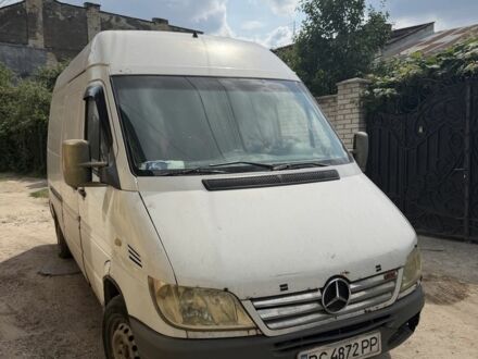 Белый Мерседес Sprinter, объемом двигателя 2.2 л и пробегом 700 тыс. км за 5200 $, фото 1 на Automoto.ua