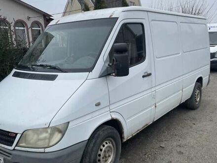 Белый Мерседес Sprinter, объемом двигателя 2.2 л и пробегом 375 тыс. км за 5500 $, фото 1 на Automoto.ua