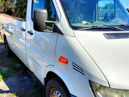 Белый Мерседес Sprinter, объемом двигателя 2.2 л и пробегом 200 тыс. км за 7000 $, фото 1 на Automoto.ua