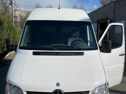 Белый Мерседес Sprinter, объемом двигателя 2.1 л и пробегом 350 тыс. км за 9100 $, фото 1 на Automoto.ua