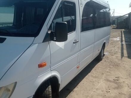 Белый Мерседес Sprinter, объемом двигателя 2.2 л и пробегом 370 тыс. км за 11900 $, фото 1 на Automoto.ua