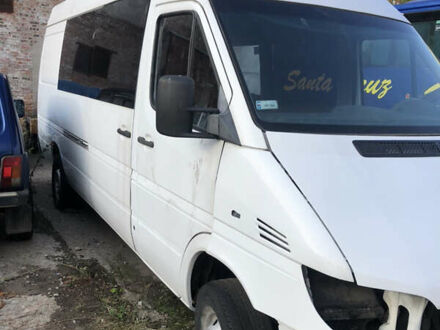 Мерседес Sprinter 2004 в Чернигове на Automoto.ua Белый Мерседес Sprinter, объемом двигателя 0 л и пробегом 100 тыс. км за 7000 $, фото 1 на Automoto.ua