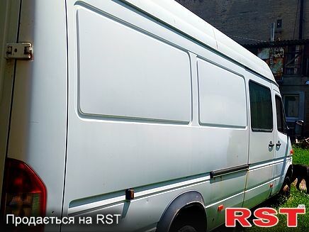 Мерседес Sprinter 2004 в Харькове на Automoto.ua Белый Мерседес Sprinter, объемом двигателя 2.2 л и пробегом 0 тыс. км за 6000 $, фото 1 на Automoto.ua
