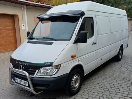 Белый Мерседес Sprinter, объемом двигателя 2.69 л и пробегом 590 тыс. км за 11500 $, фото 1 на Automoto.ua