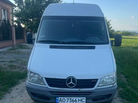 Белый Мерседес Sprinter, объемом двигателя 2.1 л и пробегом 320 тыс. км за 5700 $, фото 1 на Automoto.ua