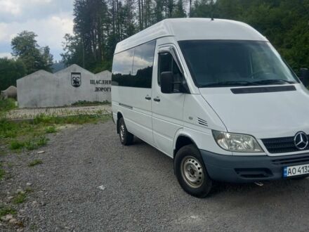 Белый Мерседес Sprinter, объемом двигателя 2.15 л и пробегом 700 тыс. км за 8300 $, фото 1 на Automoto.ua