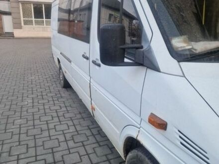 Белый Мерседес Sprinter, объемом двигателя 2.2 л и пробегом 620 тыс. км за 6500 $, фото 1 на Automoto.ua