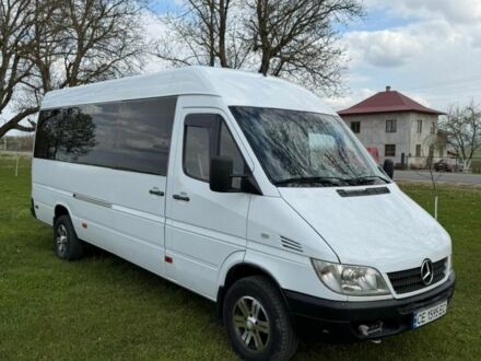 Белый Мерседес Sprinter, объемом двигателя 2.7 л и пробегом 430 тыс. км за 11000 $, фото 1 на Automoto.ua