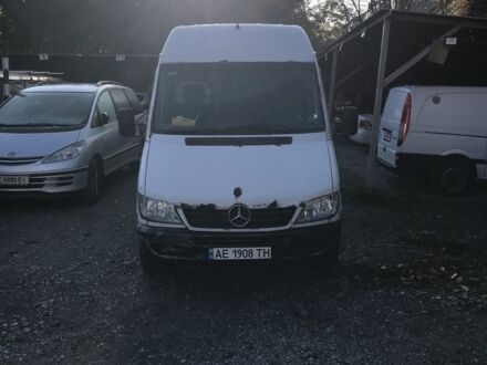 Мерседес Sprinter 2004 в Каменское - Днепродзержинск на Automoto.ua Белый Мерседес Sprinter, объемом двигателя 2.1 л и пробегом 1 тыс. км за 4999 $, фото 1 на Automoto.ua