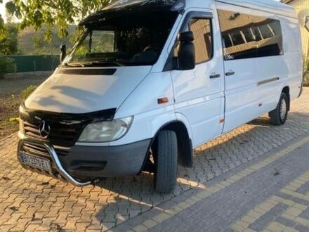 Белый Мерседес Sprinter, объемом двигателя 2.2 л и пробегом 700 тыс. км за 8650 $, фото 1 на Automoto.ua