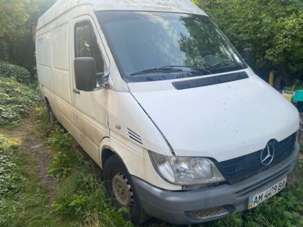 Белый Мерседес Sprinter, объемом двигателя 2.2 л и пробегом 420 тыс. км за 3506 $, фото 1 на Automoto.ua