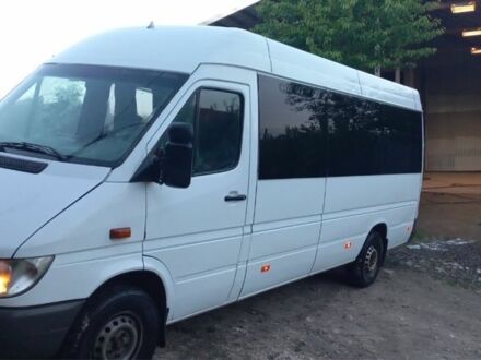 Белый Мерседес Sprinter, объемом двигателя 2.7 л и пробегом 366 тыс. км за 10000 $, фото 1 на Automoto.ua