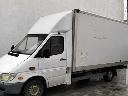 Белый Мерседес Sprinter, объемом двигателя 2.69 л и пробегом 412 тыс. км за 12500 $, фото 1 на Automoto.ua