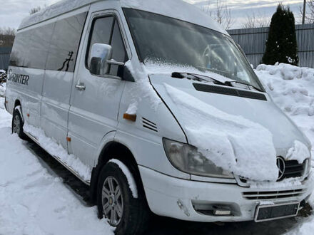 Білий Мерседес Sprinter, об'ємом двигуна 2.15 л та пробігом 400 тис. км за 4300 $, фото 1 на Automoto.ua
